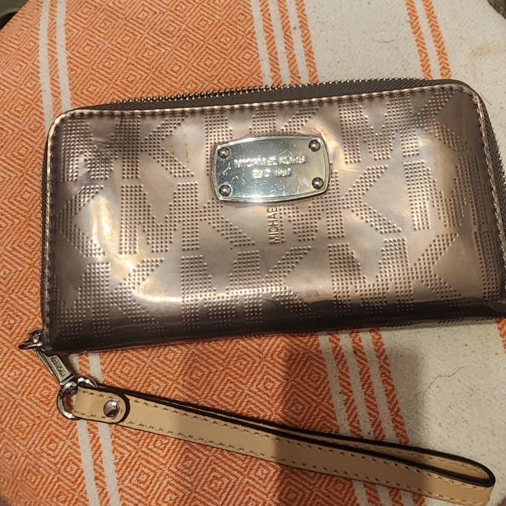 Michael Kors Metallic Wristlet Wallet